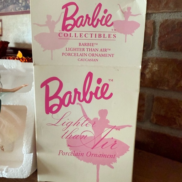 2001 Barbie Christmas Ornament - Picture 6 of 9